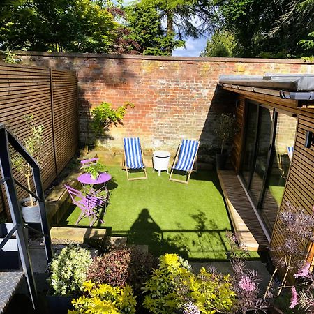 Stay In A Castle! Unique & Luxurious Historical Apartment, Self Contained, Free Parking & Wi-Fi Chester Extérieur photo